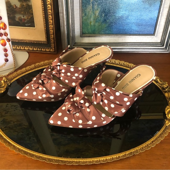 NWOB Vintage Gianni Bini Satin Polka Dot Heeled Mules - Picture 1 of 12